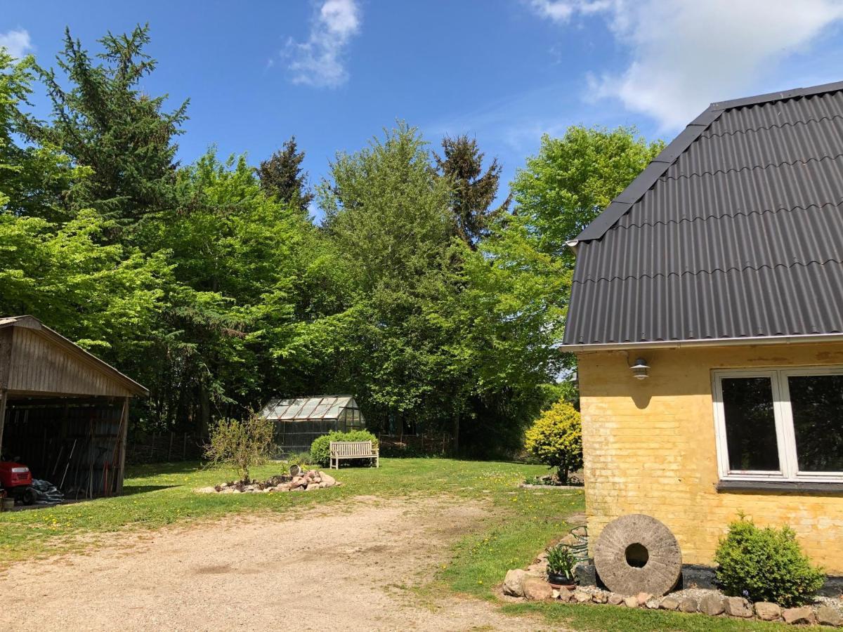 Skovfogedhuset Abildskov (Broby) ภายนอก รูปภาพ